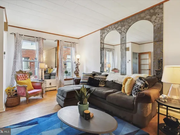 2033 S Cleveland St, Philadelphia, PA 19145