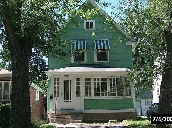 2936 McKoon Ave, Niagara Falls, NY 14305