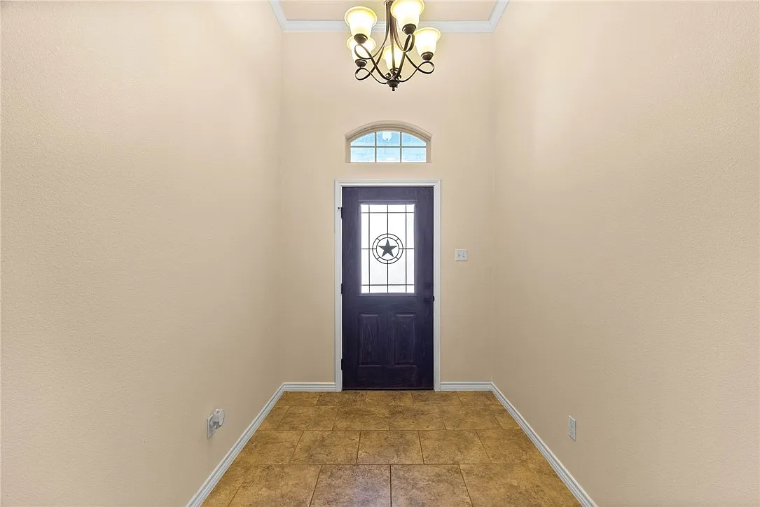 3 bed, 3.0 bath, 1823 sqft, $2,350 — Photo 4