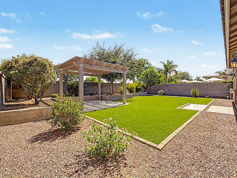 1315 W Alpine Tree Ave — Photo 32