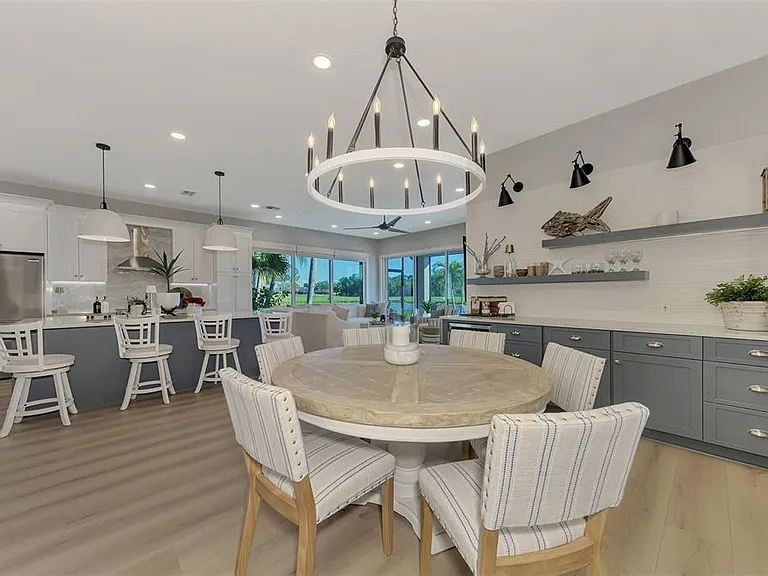 561 Fallbrook Dr — Photo 21