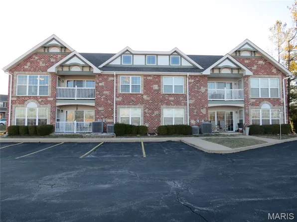 122 Lily Pad Ln, Saint Peters, MO 63376