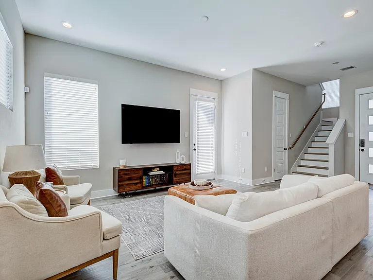 1181 W Tidwell Rd #A — Photo 8