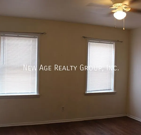 530 N Douglas St — Photo 12