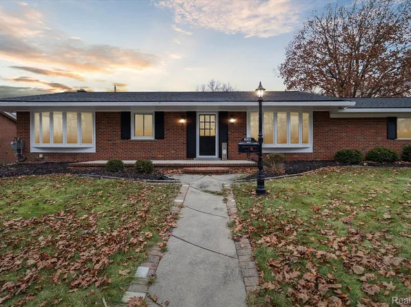 34210 Burton Ln, Livonia, MI 48154