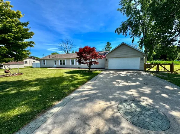 1550 E Lockwood Rd, Port Clinton, OH 43452