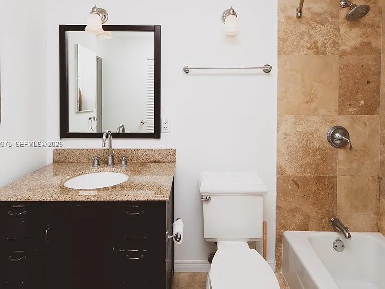 1670 Lincoln Ct #7D — Photo 4