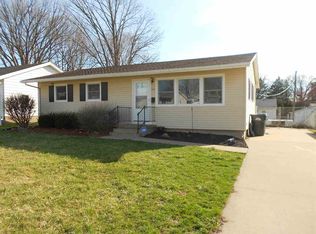 713 Highview Dr, Clinton, IA 52732