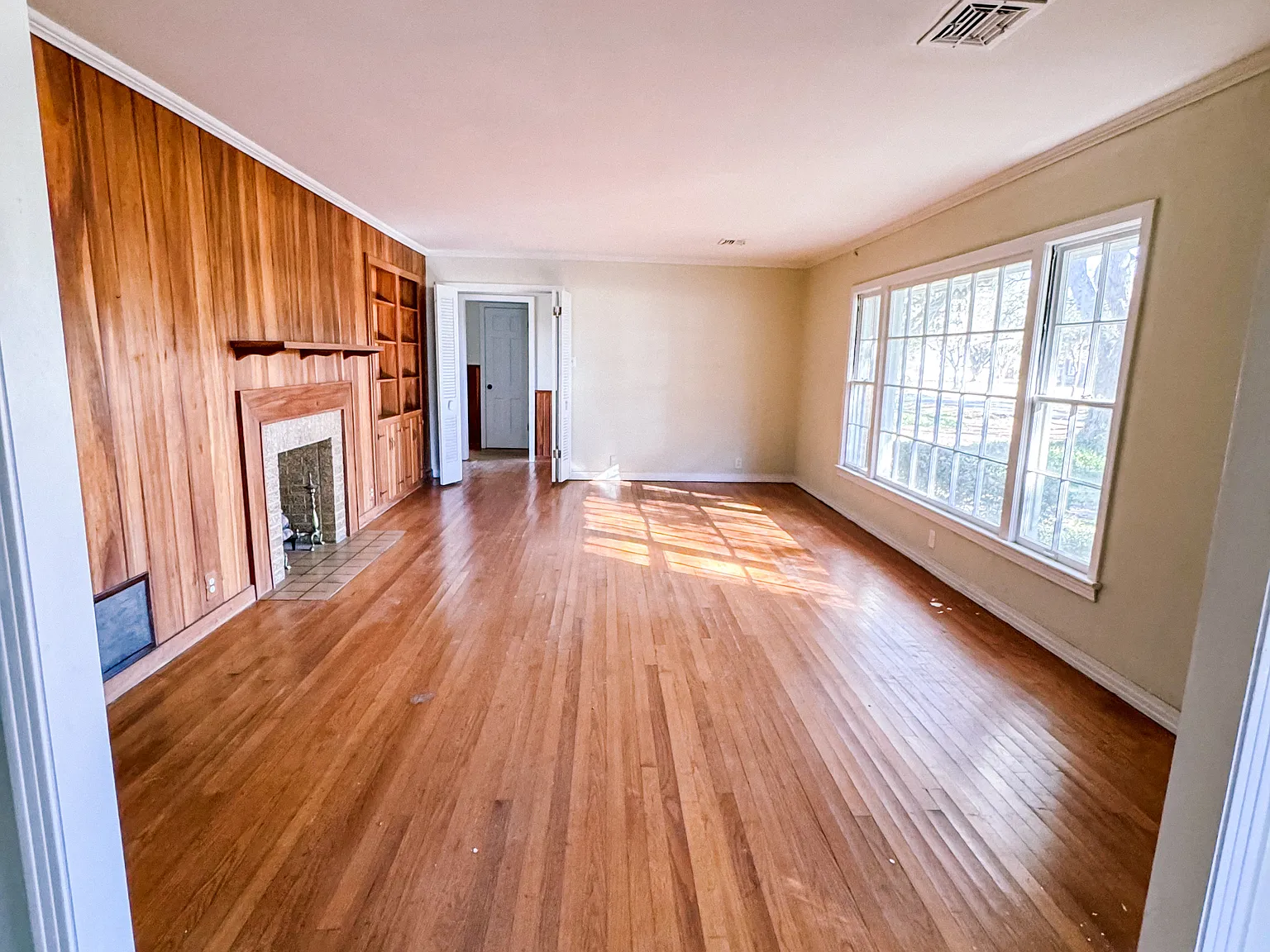 3 bed, 2.5 bath, 3145 sqft, $3,000 — Photo 4