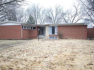 5 Kingsbury Dr, Belleville, IL 62226