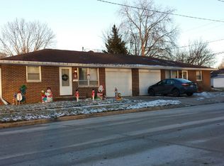 1380 Desnoyers St, Green Bay, WI 54303