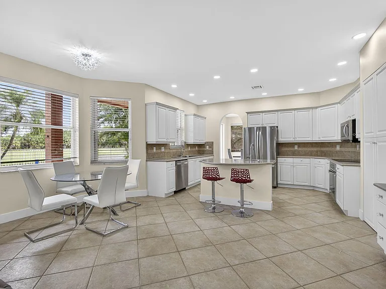 1724 Annandale Cir — Photo 26