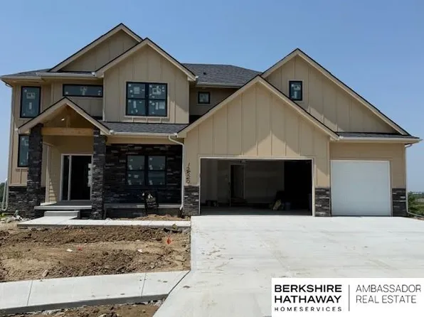 12520 Horizon Cir, Papillion, NE 68046
