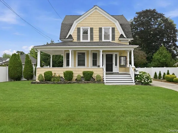991 Cottage Place, Baldwin, NY 11510
