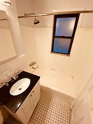 Rented by Metropolis Real Estate of Manhattan