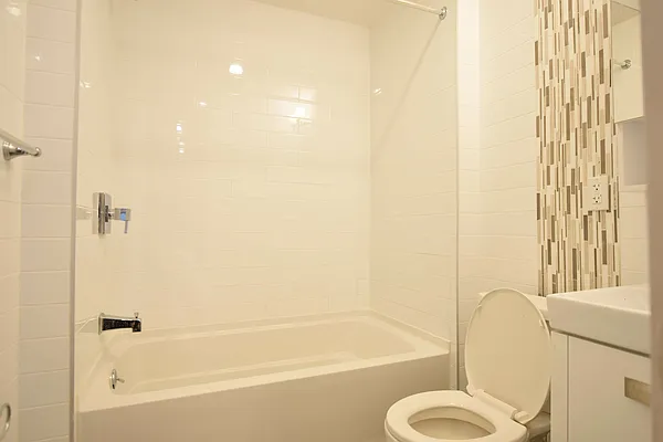 Rented by Clove Realty LLC | media 10