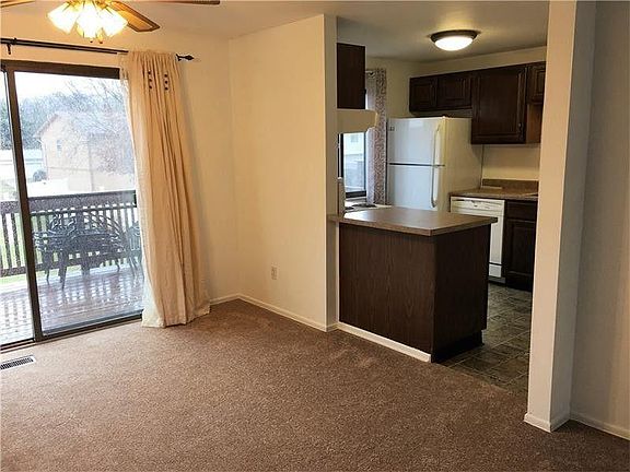 3rd image of 121 Bellwood Ct