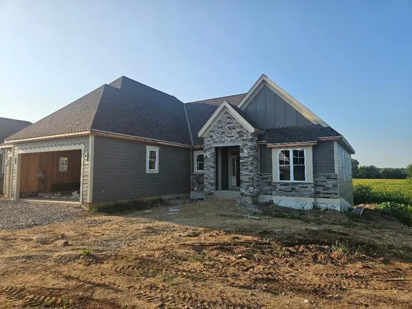 1607 Sauk TRAIL, Waukesha, WI 53189
