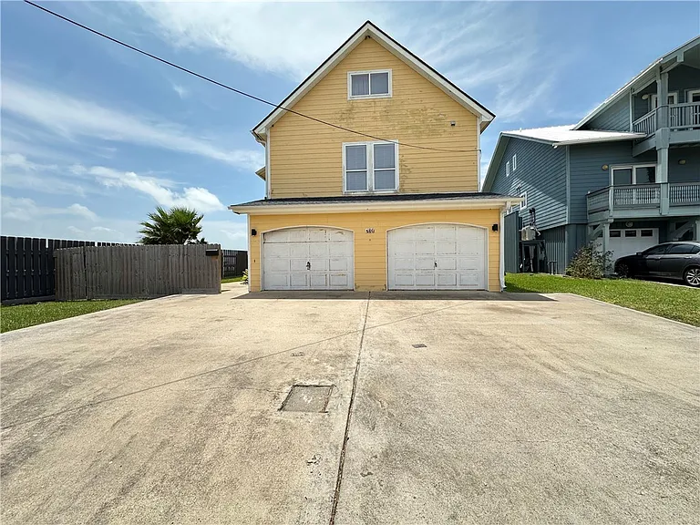 130 Causeway St — Photo 1