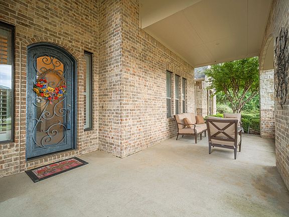 3rd image of 2304 Beachview Dr
