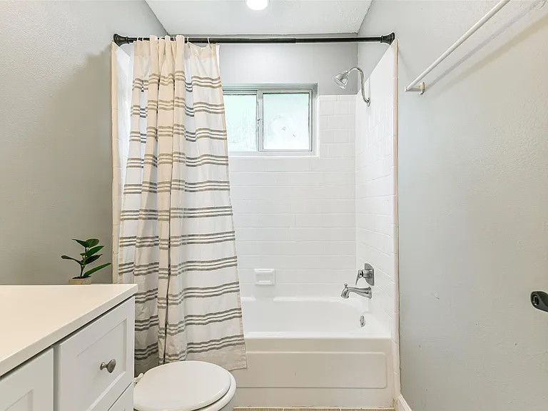 207 Woodvale Dr — Photo 23