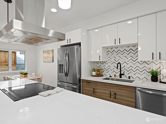 3rd image of 13530 B Burke Avenue N