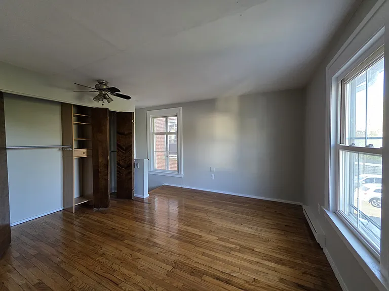 49 Warren St #C — Photo 8