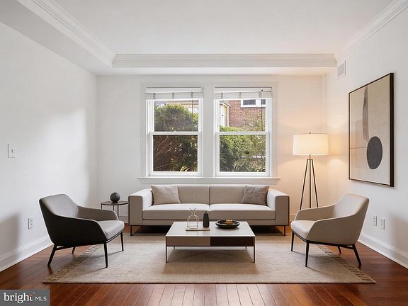 2nd image of 718 S Washington St APT 101