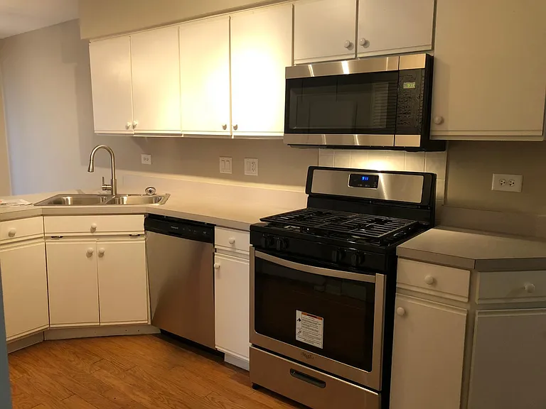 1207 Orleans Dr — Photo 17