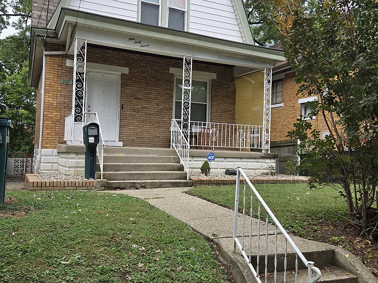 967 Kirbert Ave — Photo 2