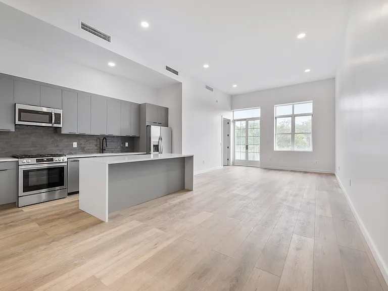 236 N 12th St #2 — Photo 1