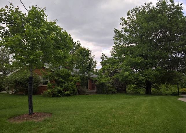 2nd image of 3281 Hemlock Dr