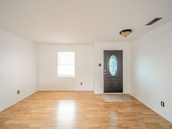 3rd image of 3421 Brandenburg Blvd