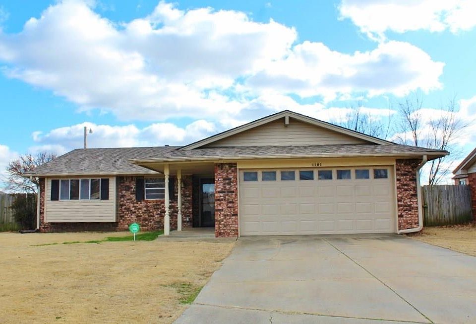 1st image of 1101 Holly Ct