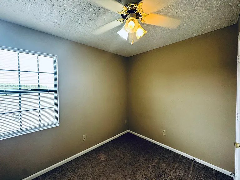 151 Kitty Hawk Sq — Photo 13