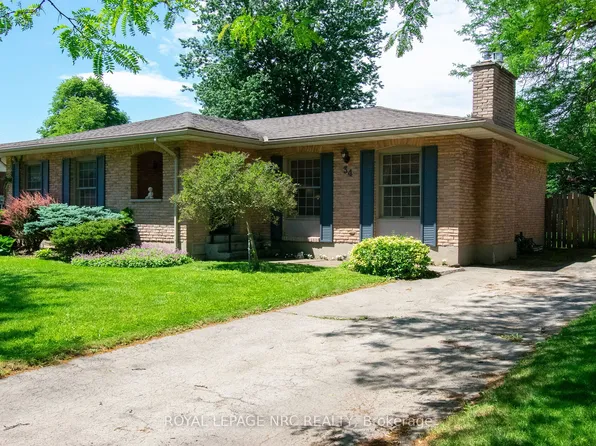 34 Woodington Pl, Welland, ON L3C 2J2