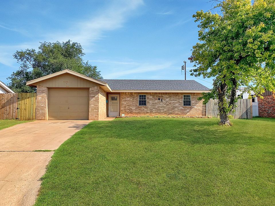 1st image of 413 Hoover Cir