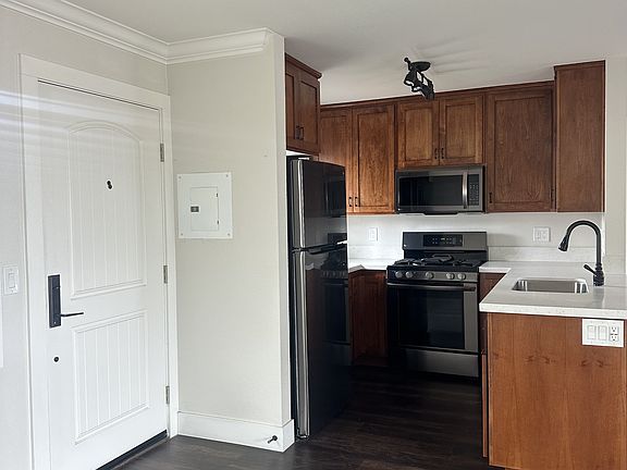 3rd image of 1267 Meta St #11393429