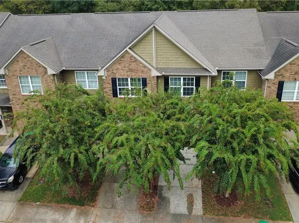 4429 Dallis Ct, Stone Mountain, GA 30083