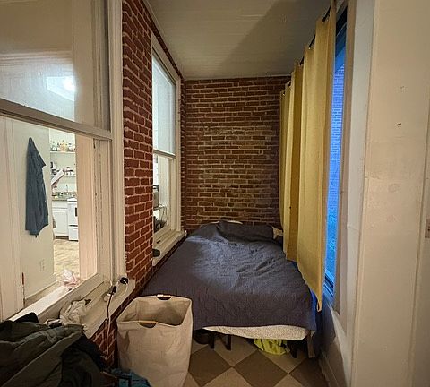 4th image of 908 Cottage Ln APT 3