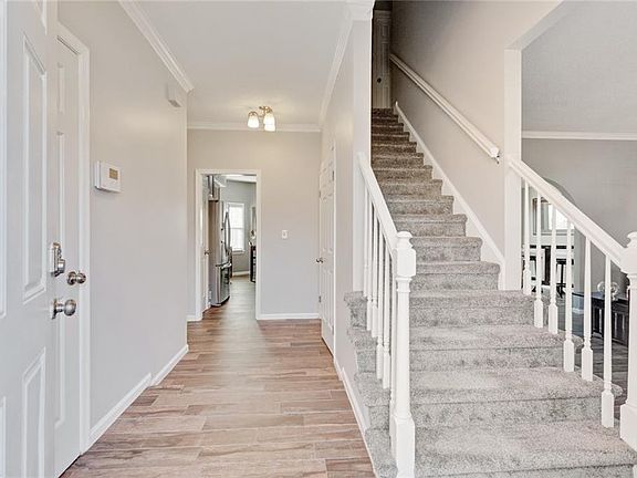 2nd image of 1909 Millbrook Ct