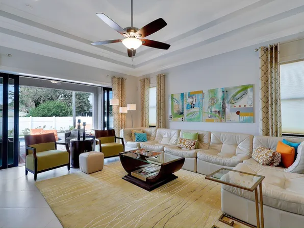 625 107th Ave N #Id1534807p, Naples, FL 34108