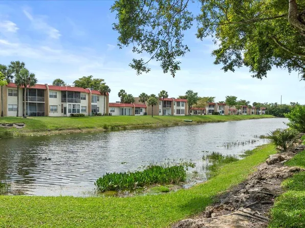 100 Lake Anne Drive, West Palm Beach, FL 33411
