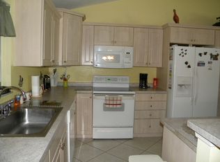 121 Citrus Rd NE, Lake Placid, FL 33852