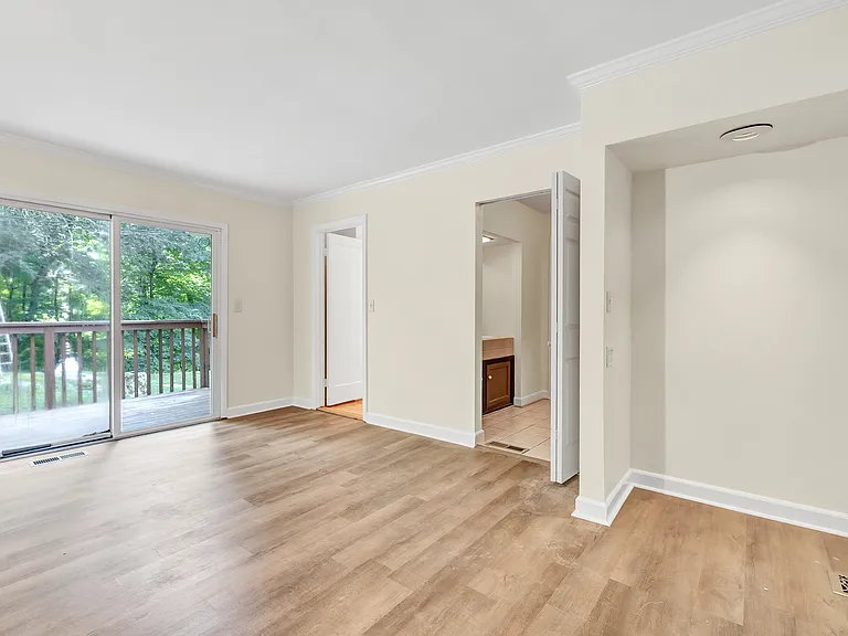 21 Old Redding Rd — Photo 15