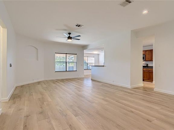 2nd image of 785 Sweet Gum Dr