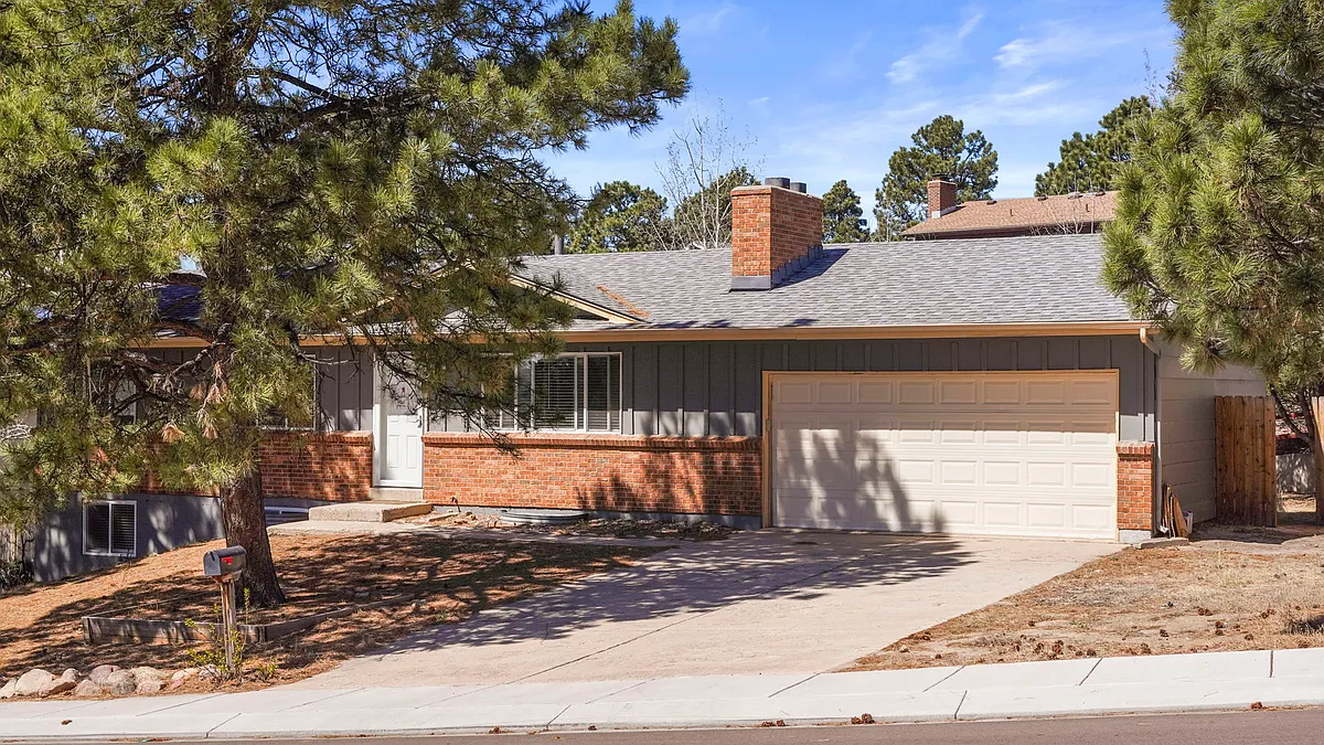Building Photo - 3270 Cortina Dr