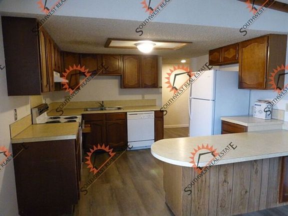 4th image of 508 E 6th St