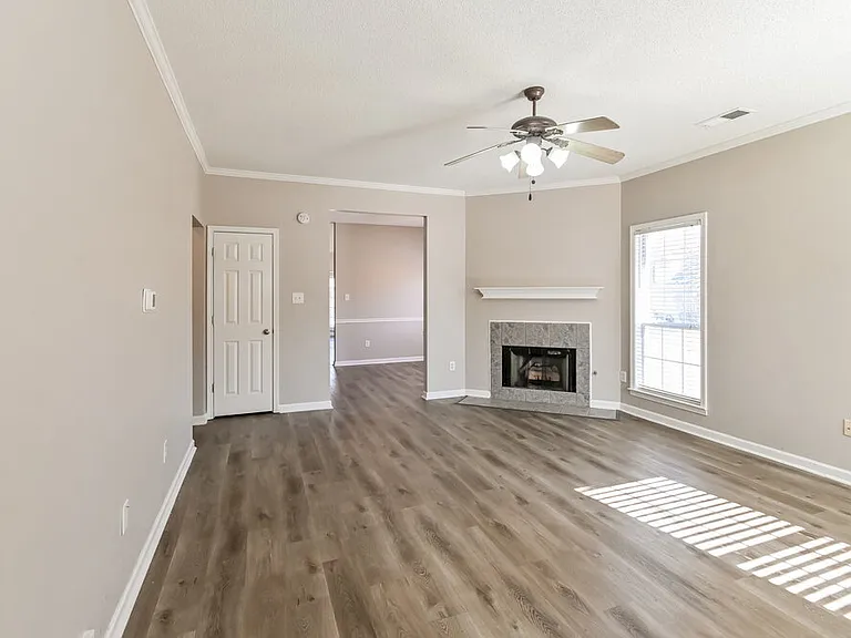 8730 Eagle View Dr — Photo 4