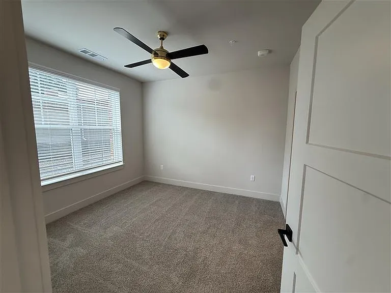 District on the Etowah Apartments — Photo 1414